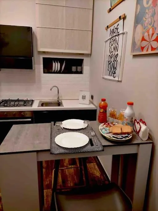 Rail Apt Naples